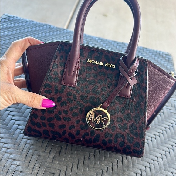 BRAND NEW MICHAEL KORS SATCHEL! - Picture 4 of 16
